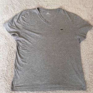 Lacoste Men’s Grey Tee Size 6(US size L)